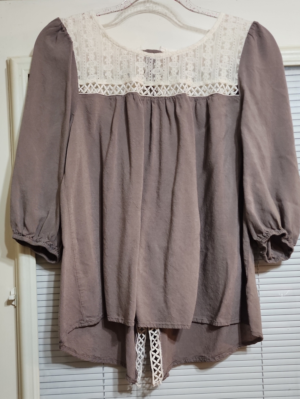 entro Lace Yoke Puff Sleeve Tunic - Taupe & Cream